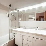 L'olympique - In & Out Apartment *