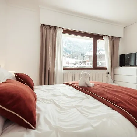 L'olympique - In & Out * Megève