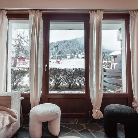 L'olympique - In & Out Apartmán *